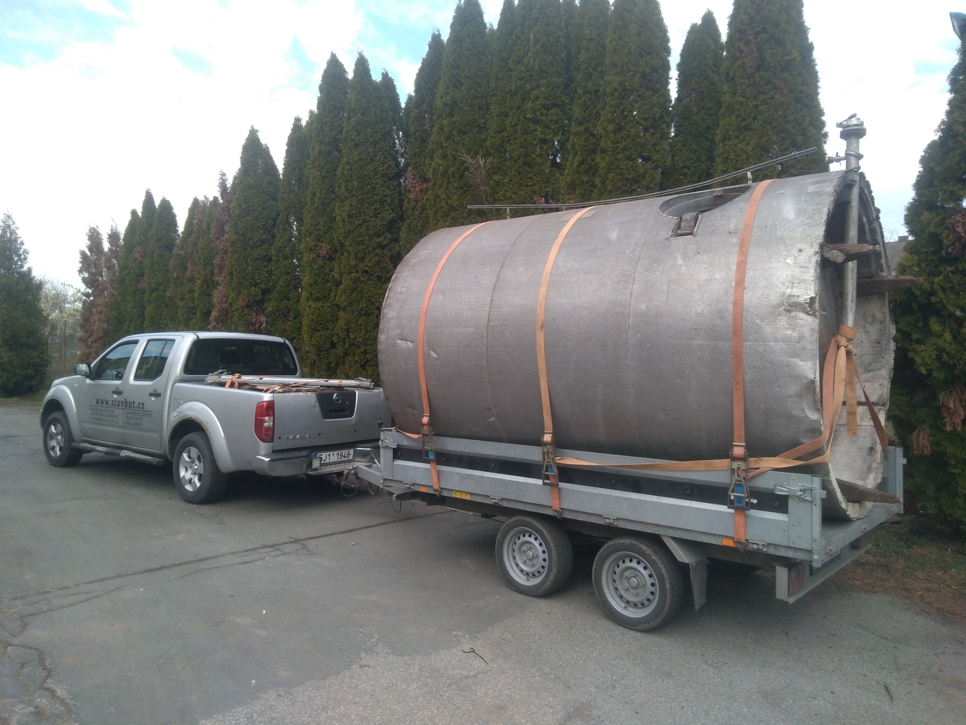 Přeprava nerezové nádrže 6300L z Mutěnic do Hrádku